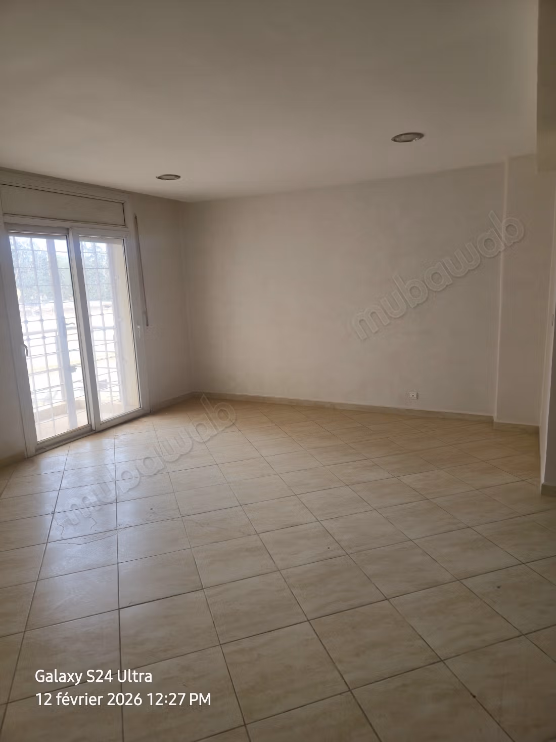 Très bel appartement en location en Centre ville. 4 pièces. Terrasse et ascenseur