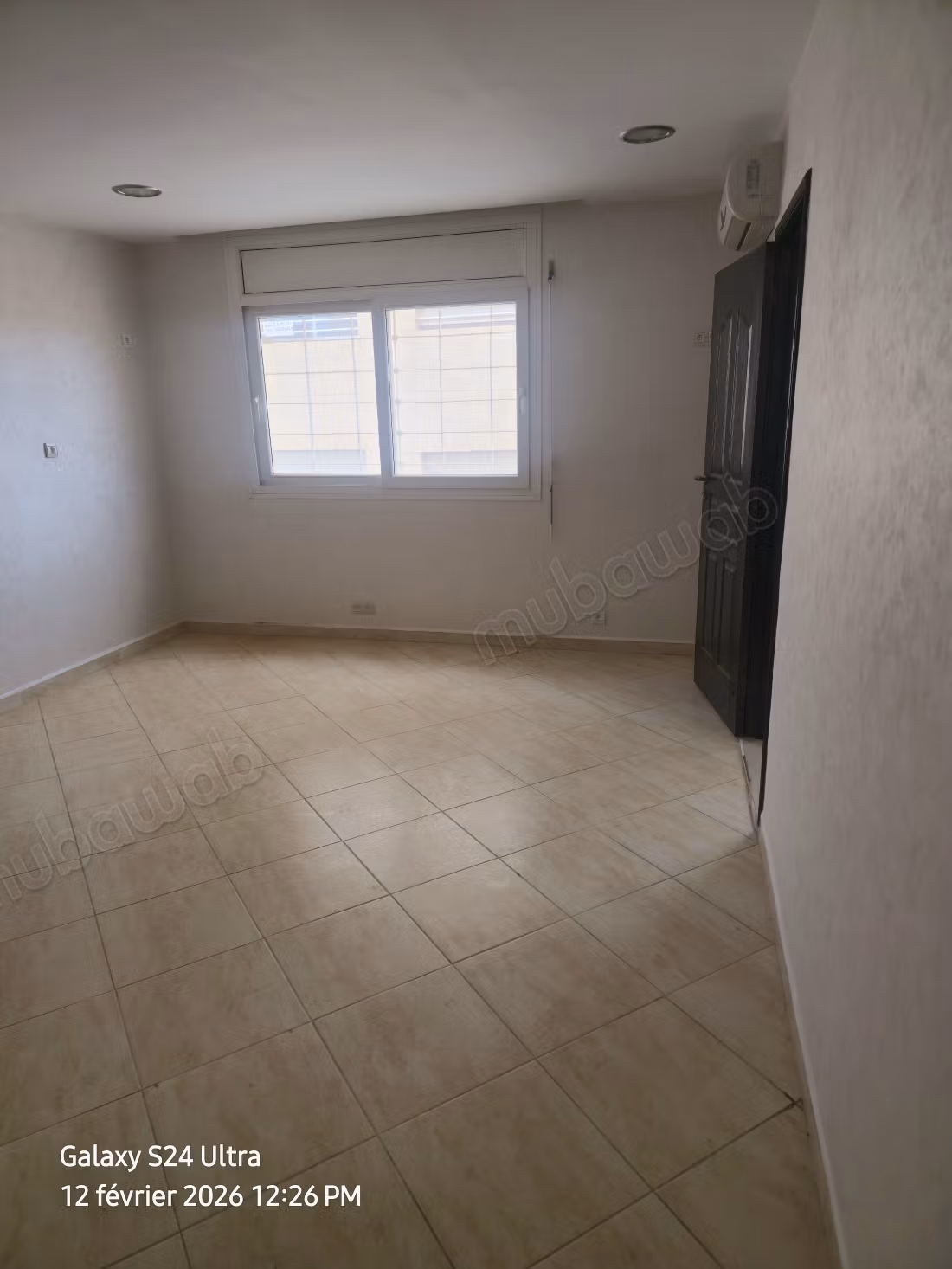 Très bel appartement en location en Centre ville. 4 pièces. Terrasse et ascenseur