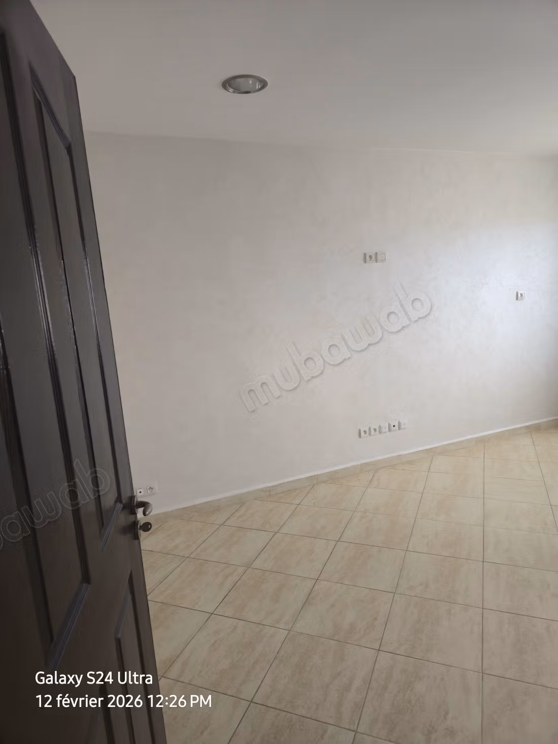 Très bel appartement en location en Centre ville. 4 pièces. Terrasse et ascenseur