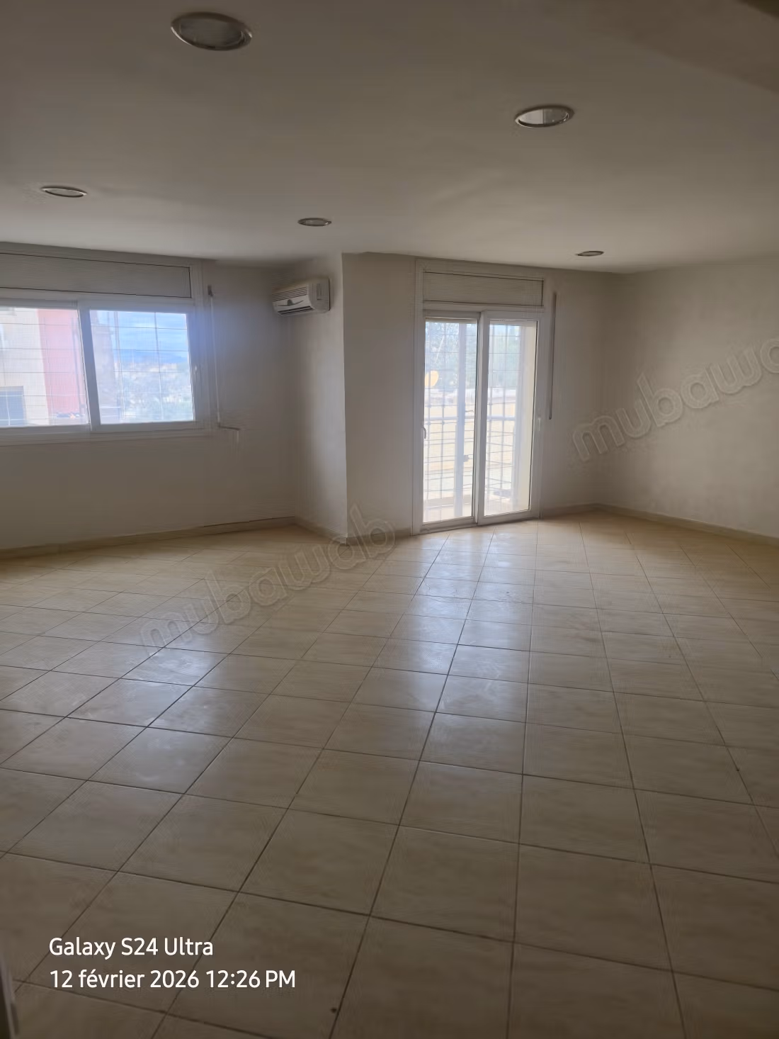 Très bel appartement en location en Centre ville. 4 pièces. Terrasse et ascenseur