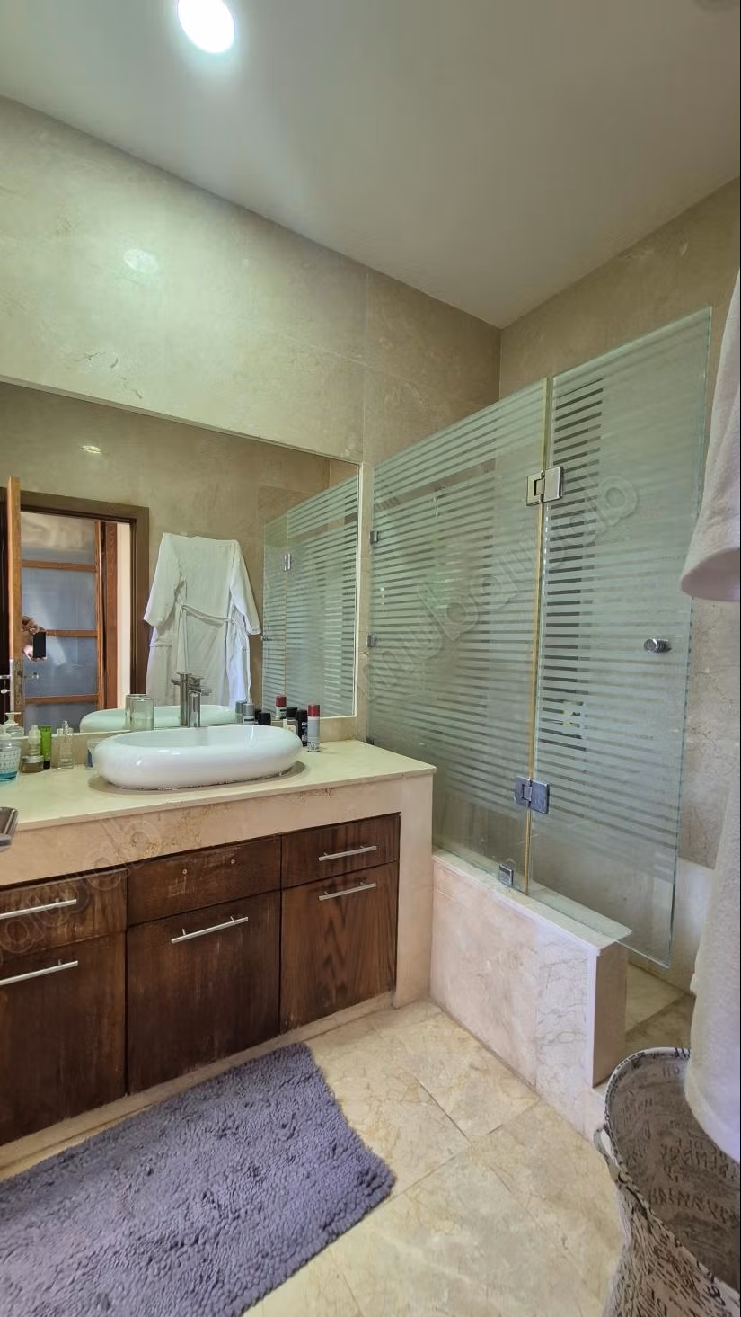 A vendre jolie villa 680m2 Ville Verte Bouskoura