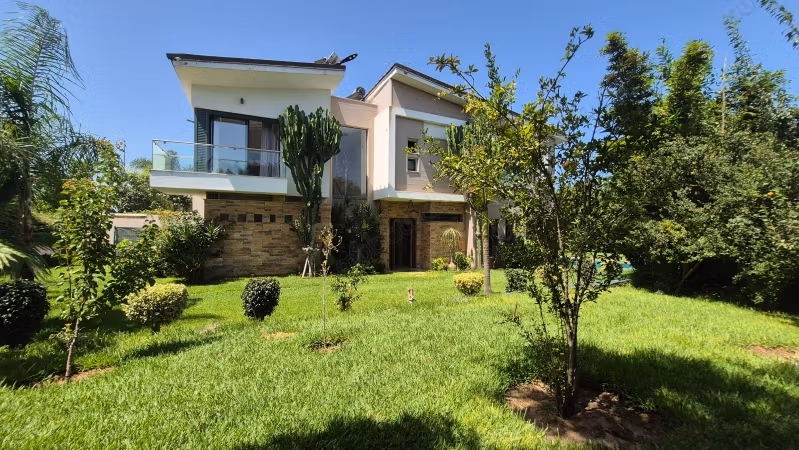 In vendita bella villa 680m2 Città Verde Bouskoura