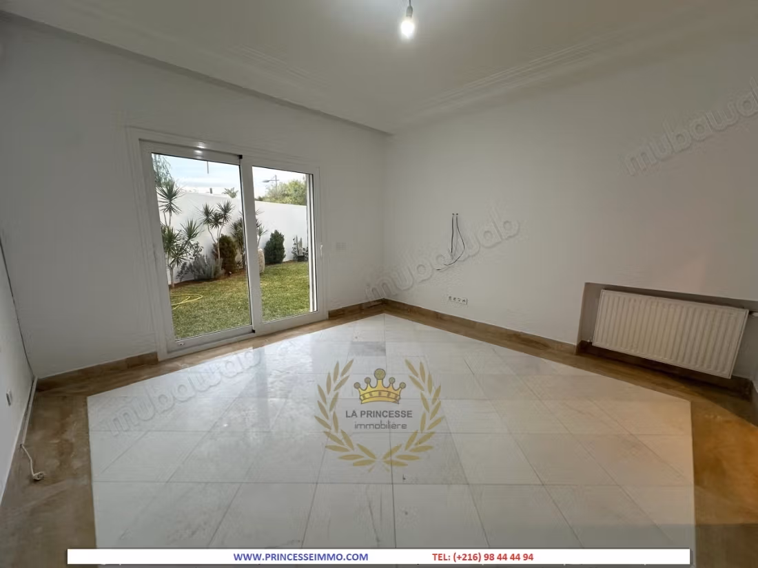 Vendita di un bell'appartamento a Gammarth Supérieur. Superficie di 186 m². Porta blindata e riscaldamento centralizzato