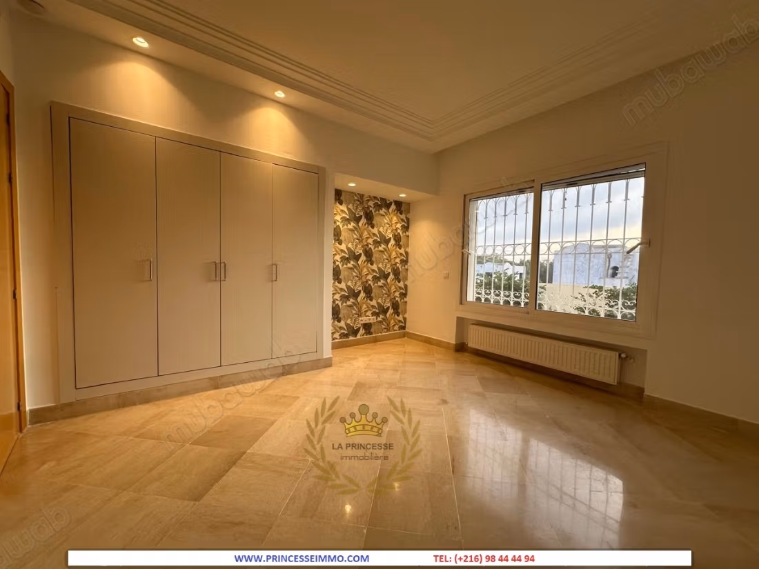Vendita di un bell'appartamento a Gammarth Supérieur. Superficie di 186 m². Porta blindata e riscaldamento centralizzato