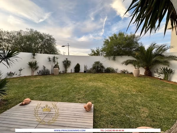 RARE: S4 avec jardins à la Marina Gammarth