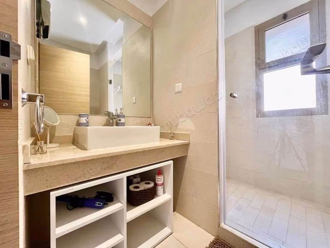 Magnífico piso en alquiler en Agdal. 3 habitaciones. Armarios