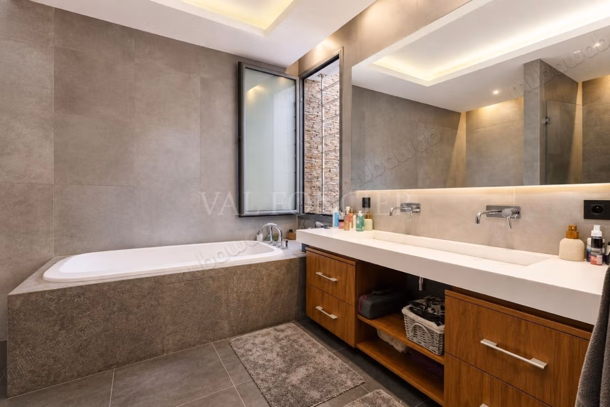 Posizione magnifica villa su un piano ad Aïn Diab Extension – 4 camere e piscina
