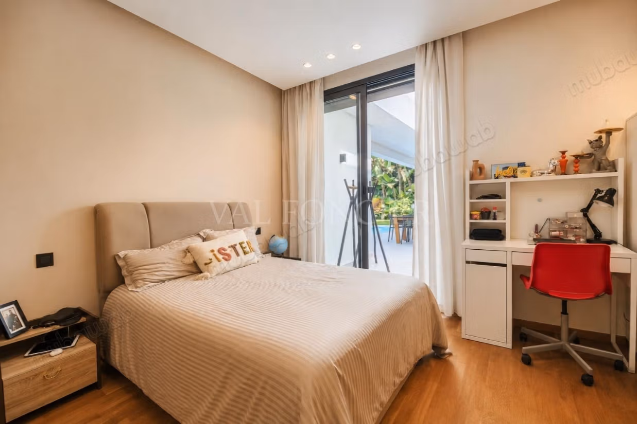 Posizione magnifica villa su un piano ad Aïn Diab Extension – 4 camere e piscina