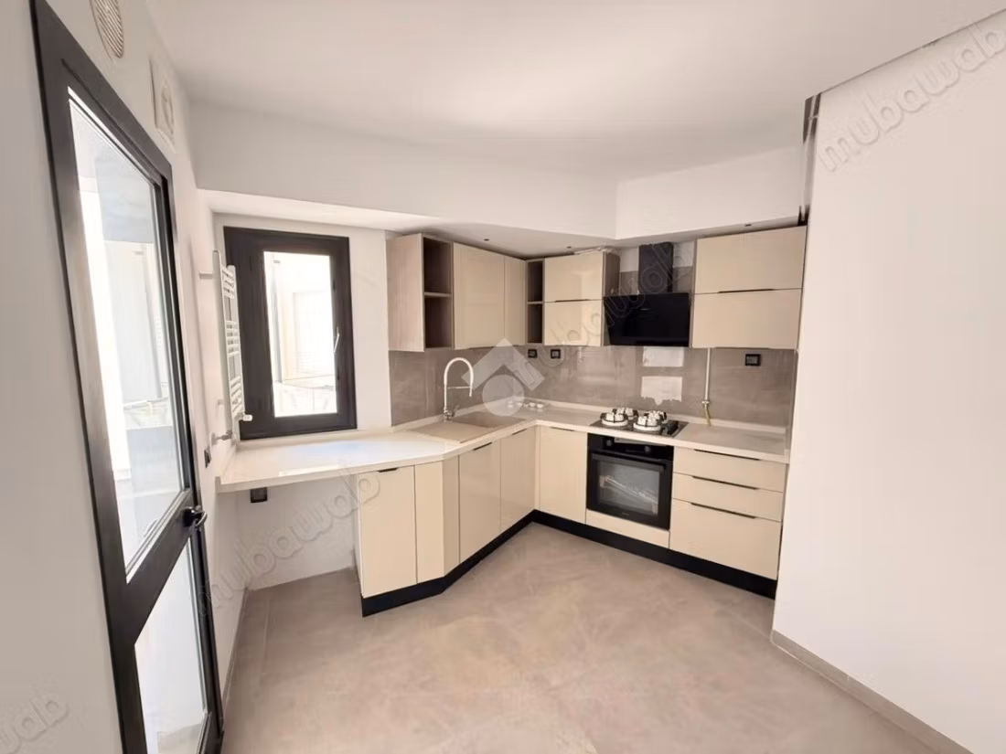 Appartamento in vendita a Les Jardins de Carthage. Superficie 100 m². Terrazzo e garage