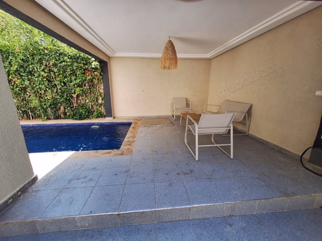 Superba villa arredata in affitto a Californie. 5 grandi stanze. Arredata