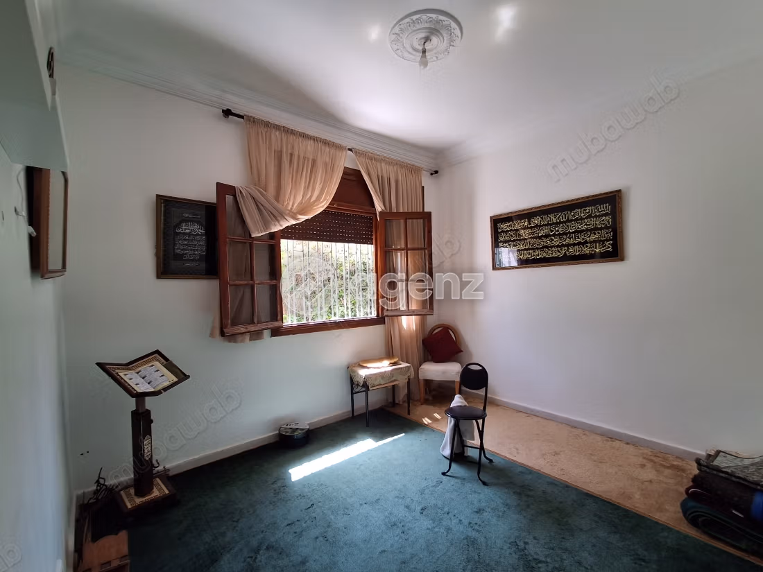 Villa à vendre 401 m², 6 chambres Harhoura Skhirate Témara