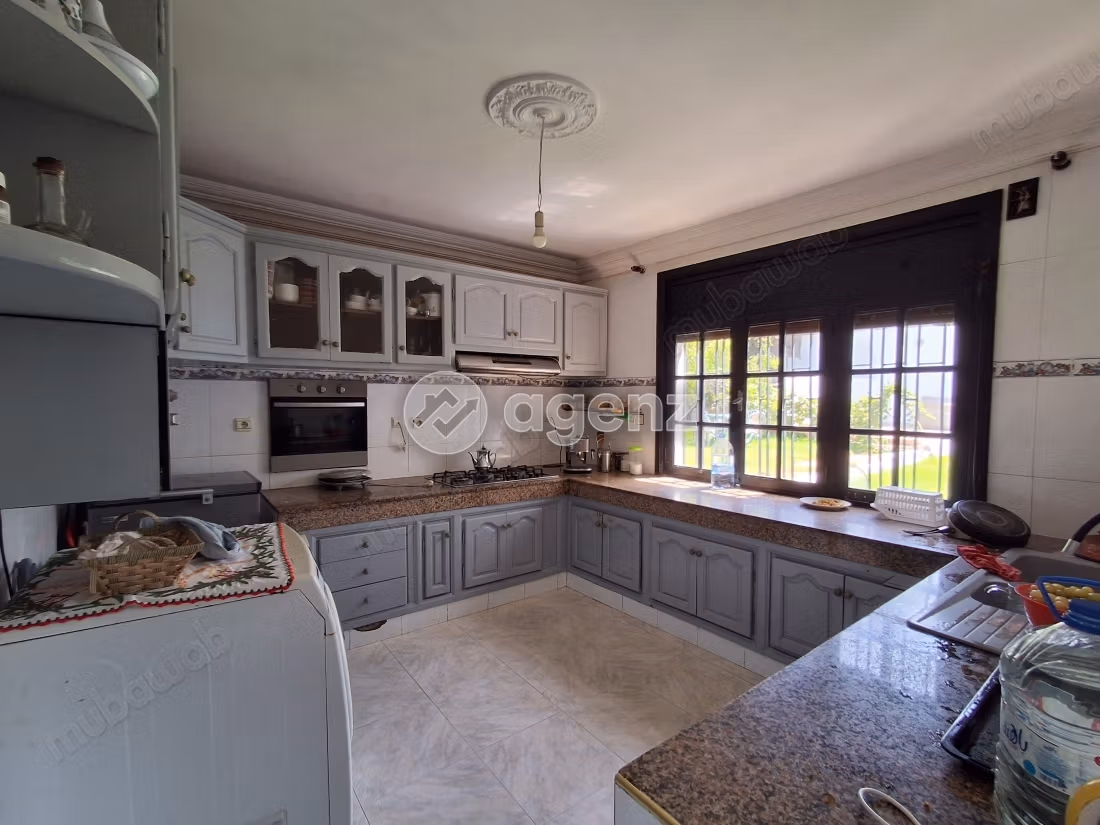 Villa à vendre 401 m², 6 chambres Harhoura Skhirate Témara