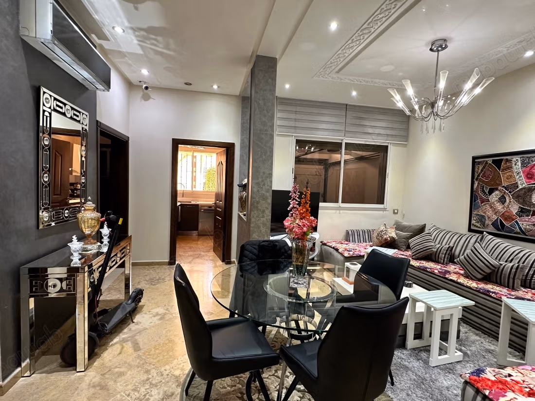 Maison R2 luxueuse à Wifaq,
Temara