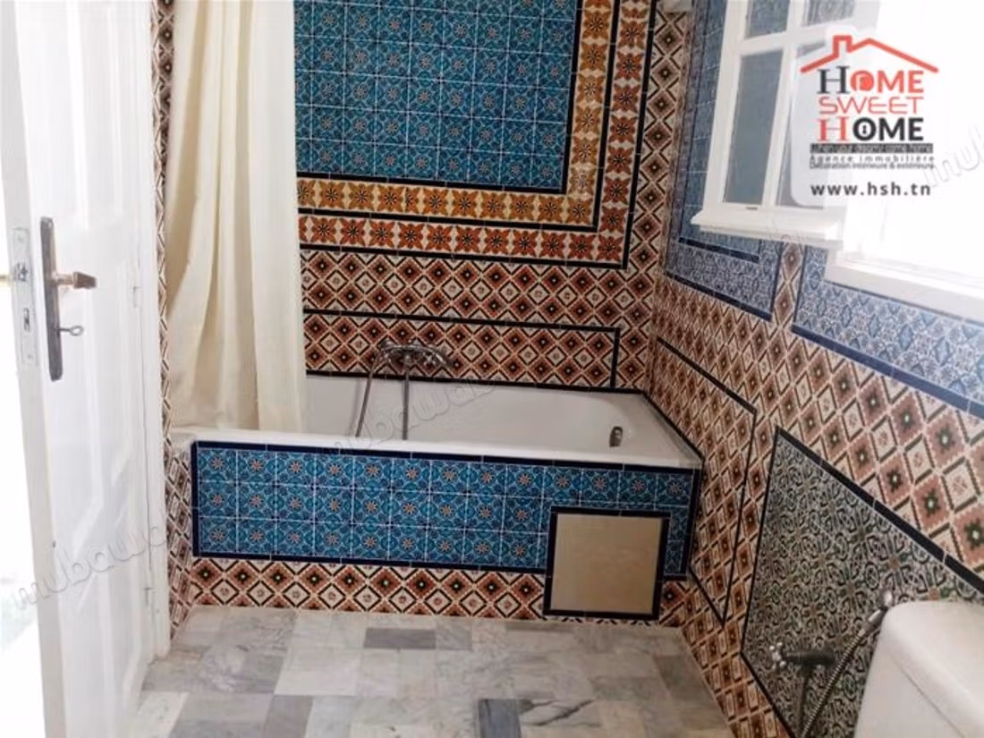 Fabulous apartment for sale in Amilcar. Dimension 180 m². Large terrace