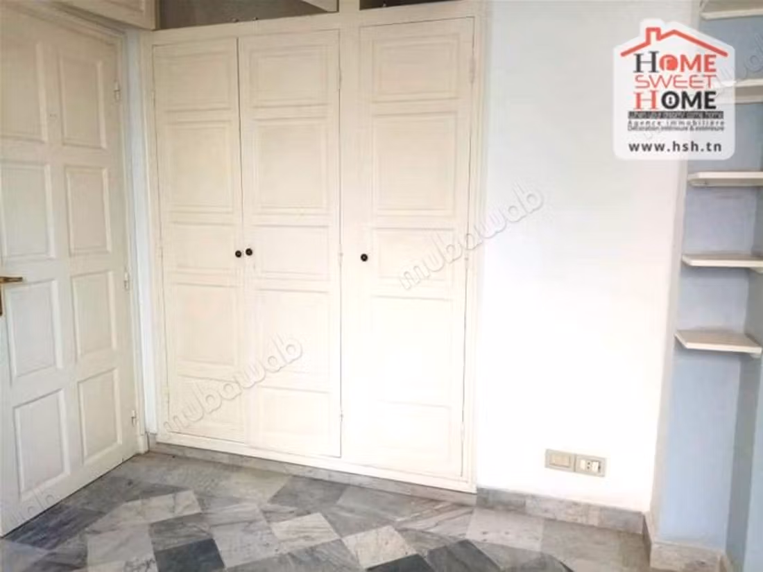 Fabulous apartment for sale in Amilcar. Dimension 180 m². Large terrace