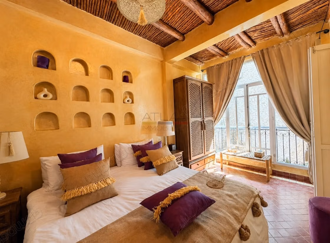 Riad for sale in Bab Doukkala. 4 lovely rooms. Fully furnished