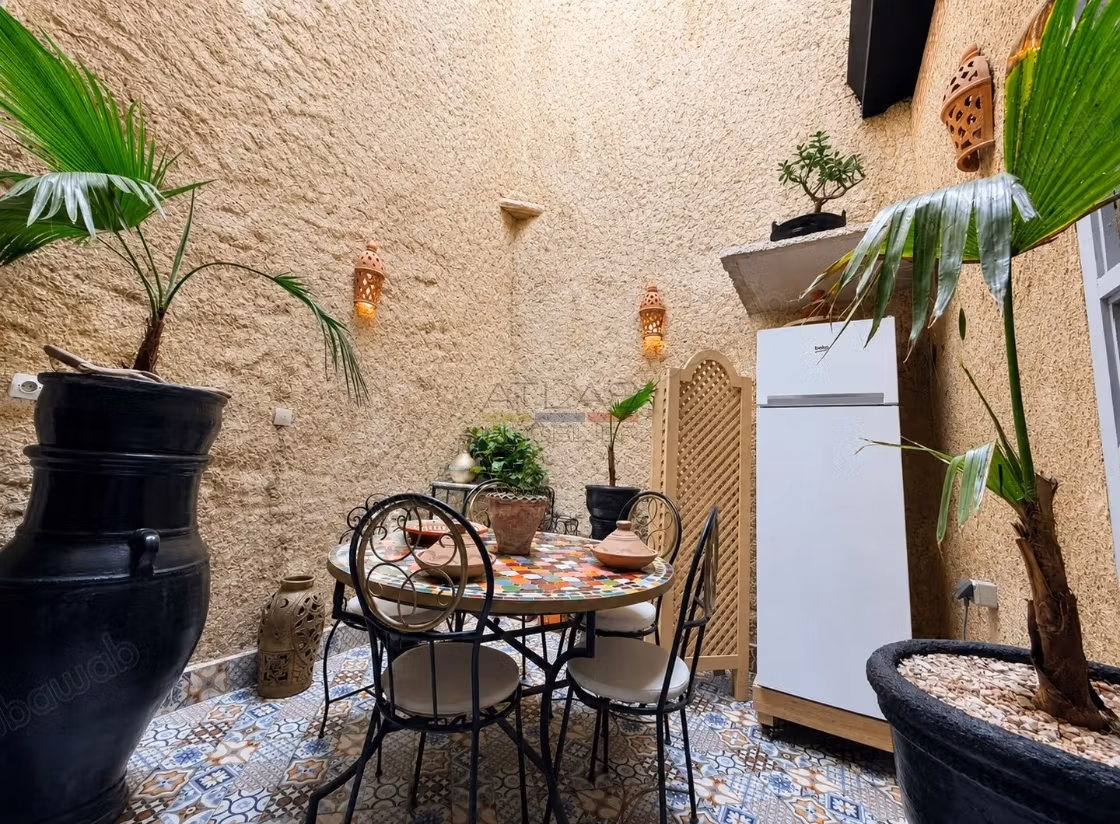Riad for sale in Bab Doukkala. 4 lovely rooms. Fully furnished