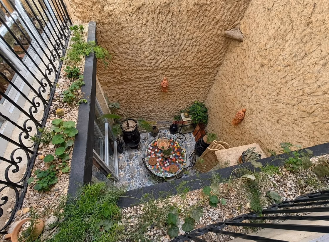 Riad for sale in Bab Doukkala. 4 lovely rooms. Fully furnished