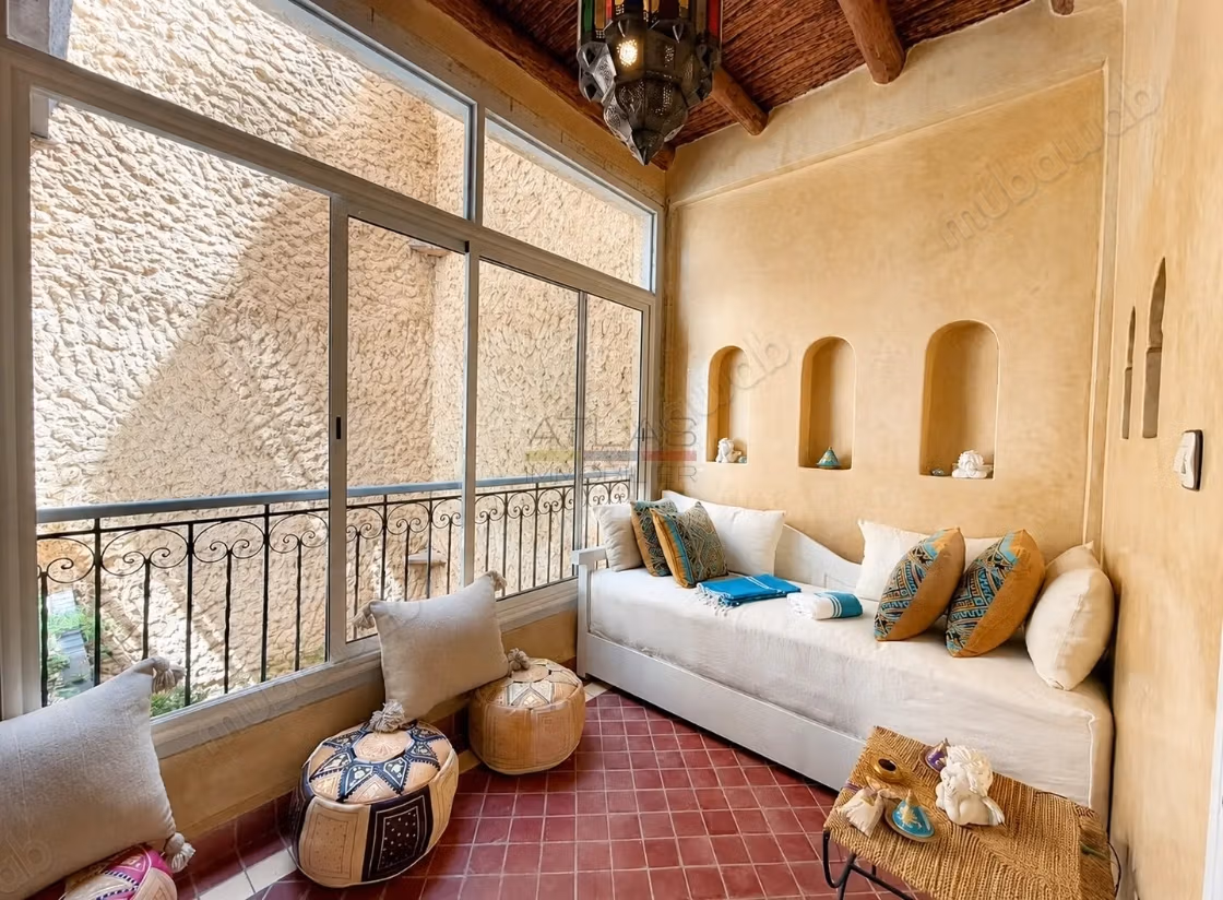 Riad for sale in Bab Doukkala. 4 lovely rooms. Fully furnished