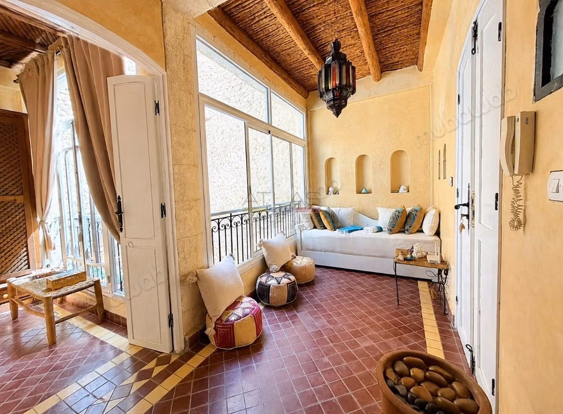 Riad for sale in Bab Doukkala. 4 lovely rooms. Fully furnished