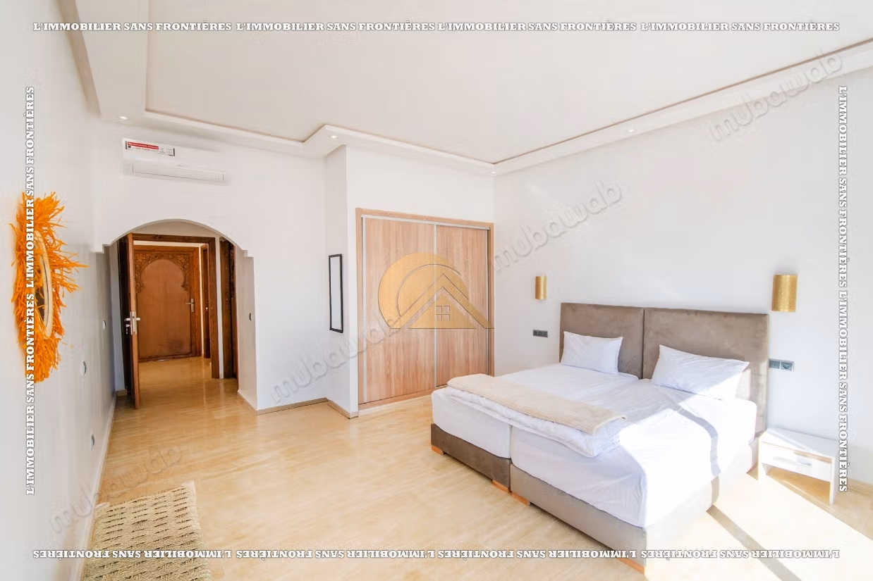 Villa privée sur 2 hectares à Bourrous Km 25 – 4 suites, piscine et vue Atlas