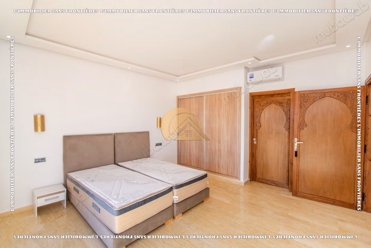 Villa privée sur 2 hectares à Bourrous Km 25 – 4 suites, piscine et vue Atlas
