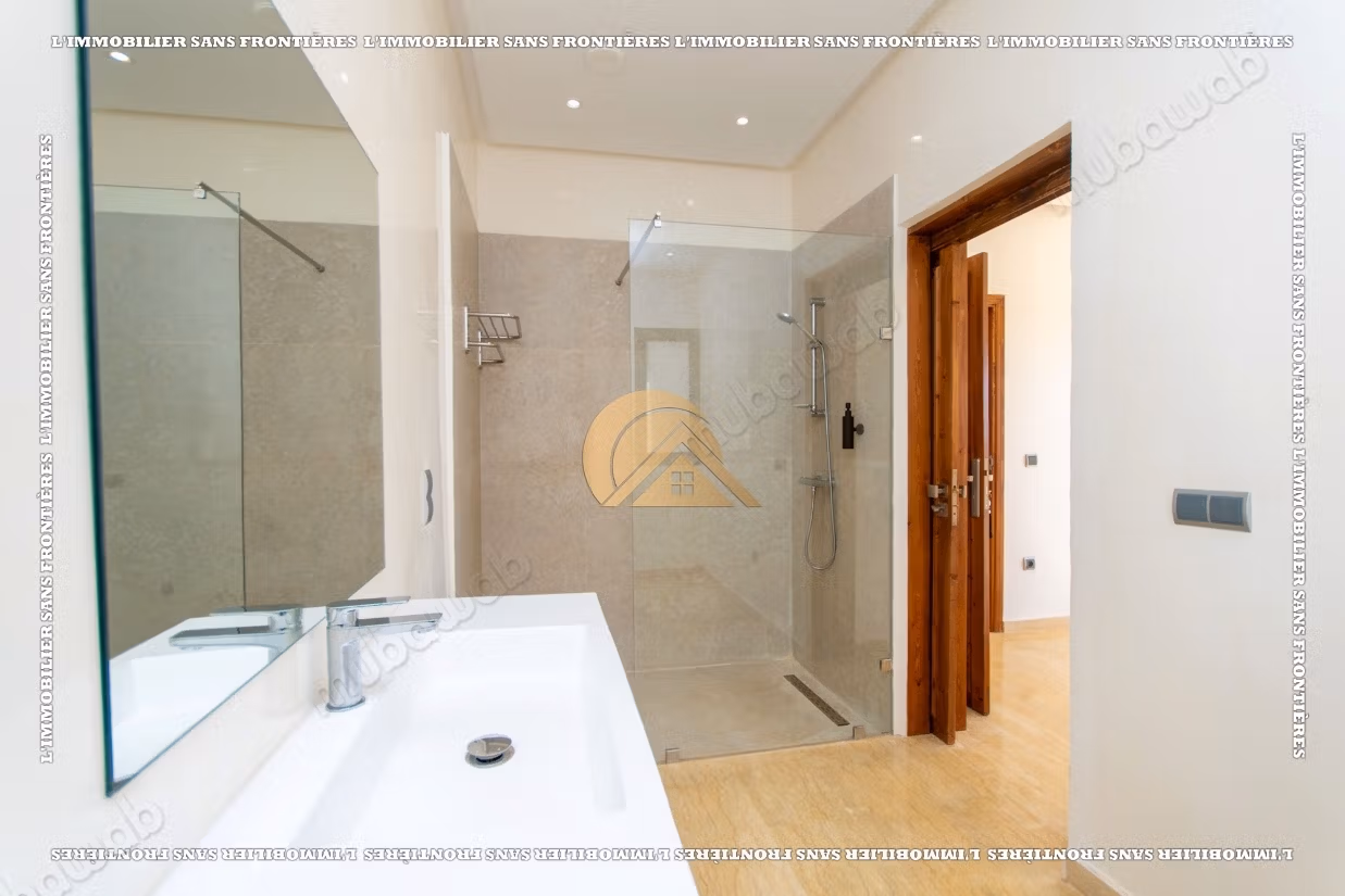 Villa privée sur 2 hectares à Bourrous Km 25 – 4 suites, piscine et vue Atlas