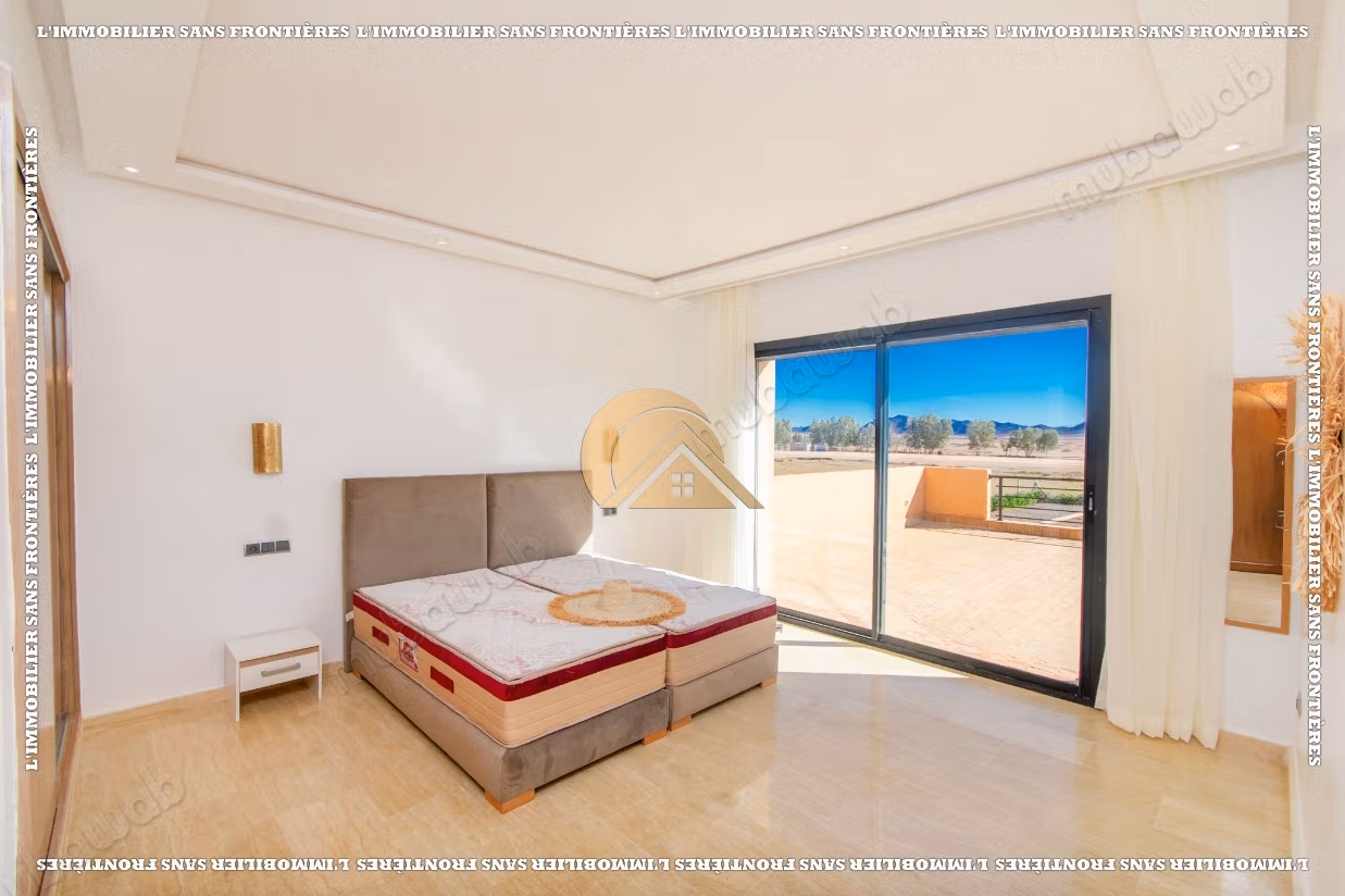 Villa privée sur 2 hectares à Bourrous Km 25 – 4 suites, piscine et vue Atlas
