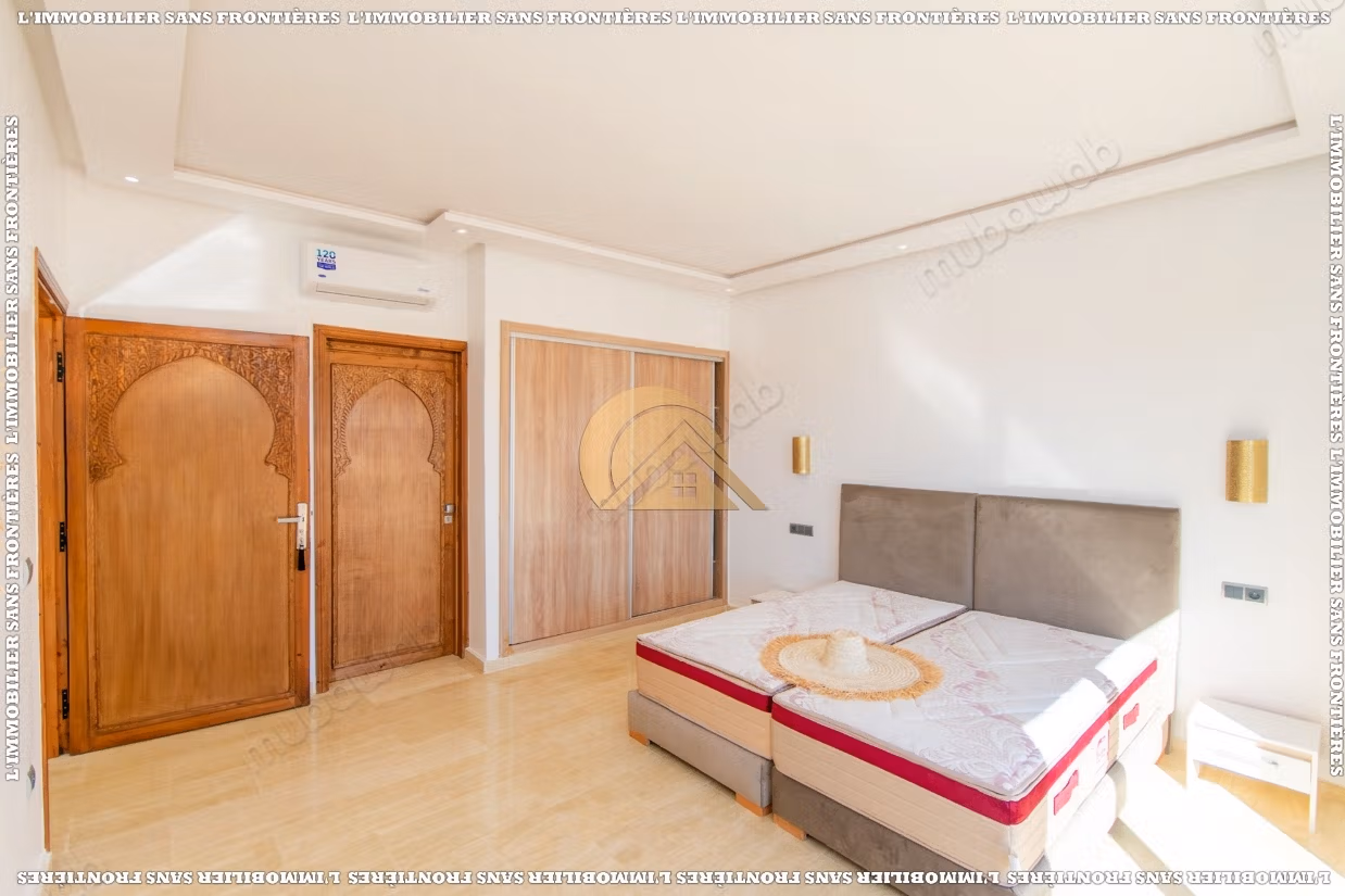 Villa privée sur 2 hectares à Bourrous Km 25 – 4 suites, piscine et vue Atlas