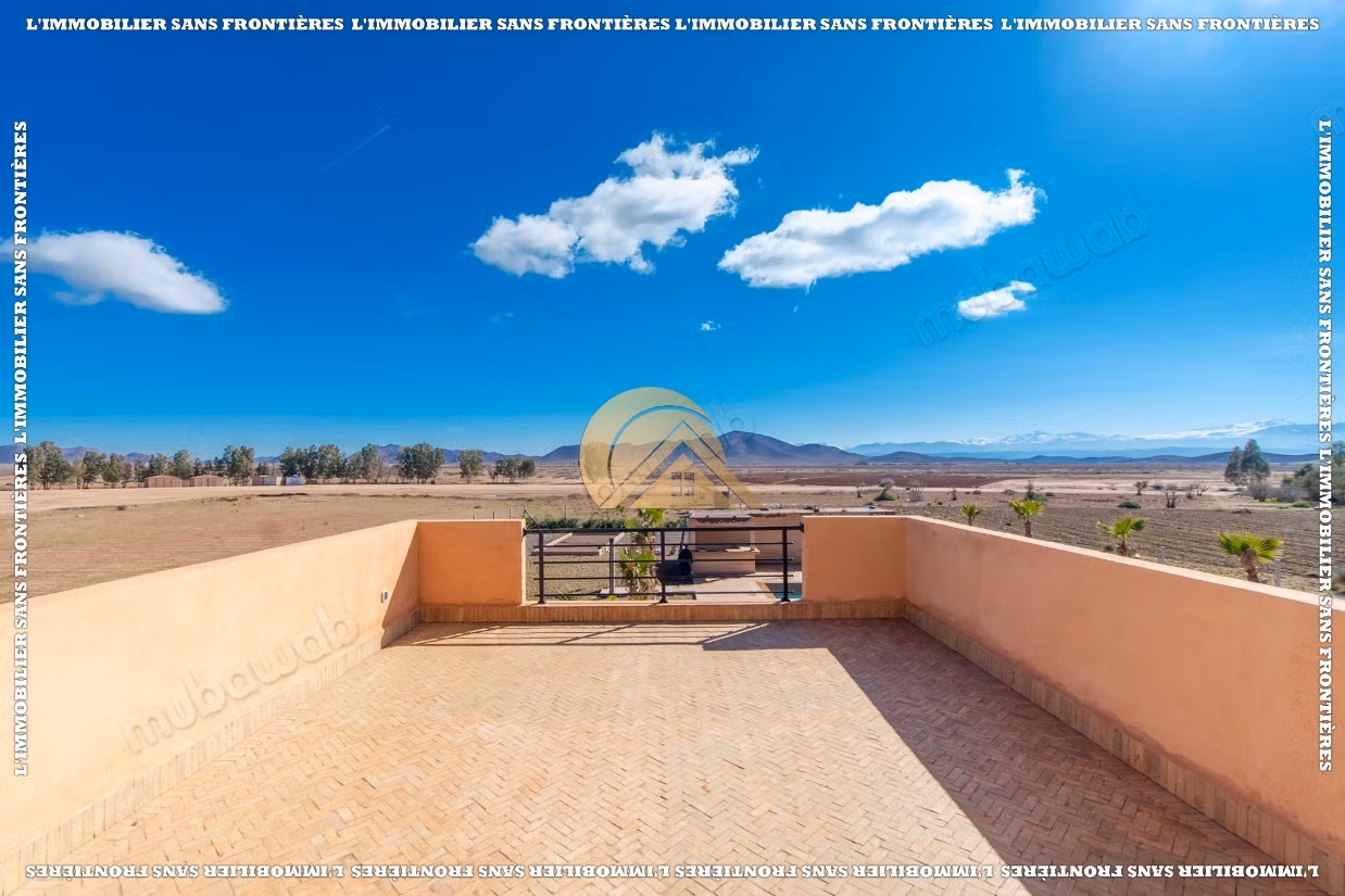 Villa privée sur 2 hectares à Bourrous Km 25 – 4 suites, piscine et vue Atlas