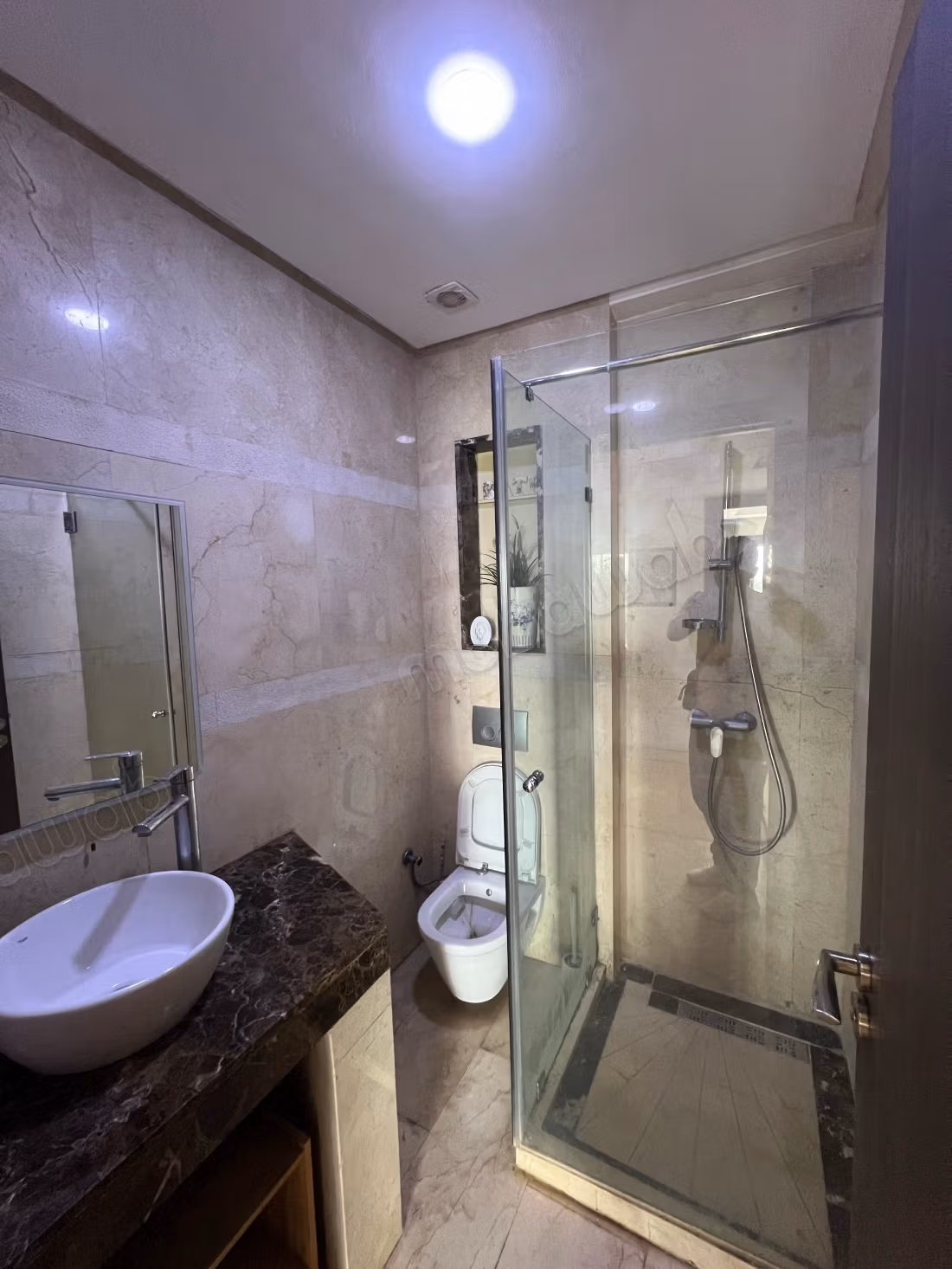 Apartamento lujoso de 3 habitaciones sin vistas