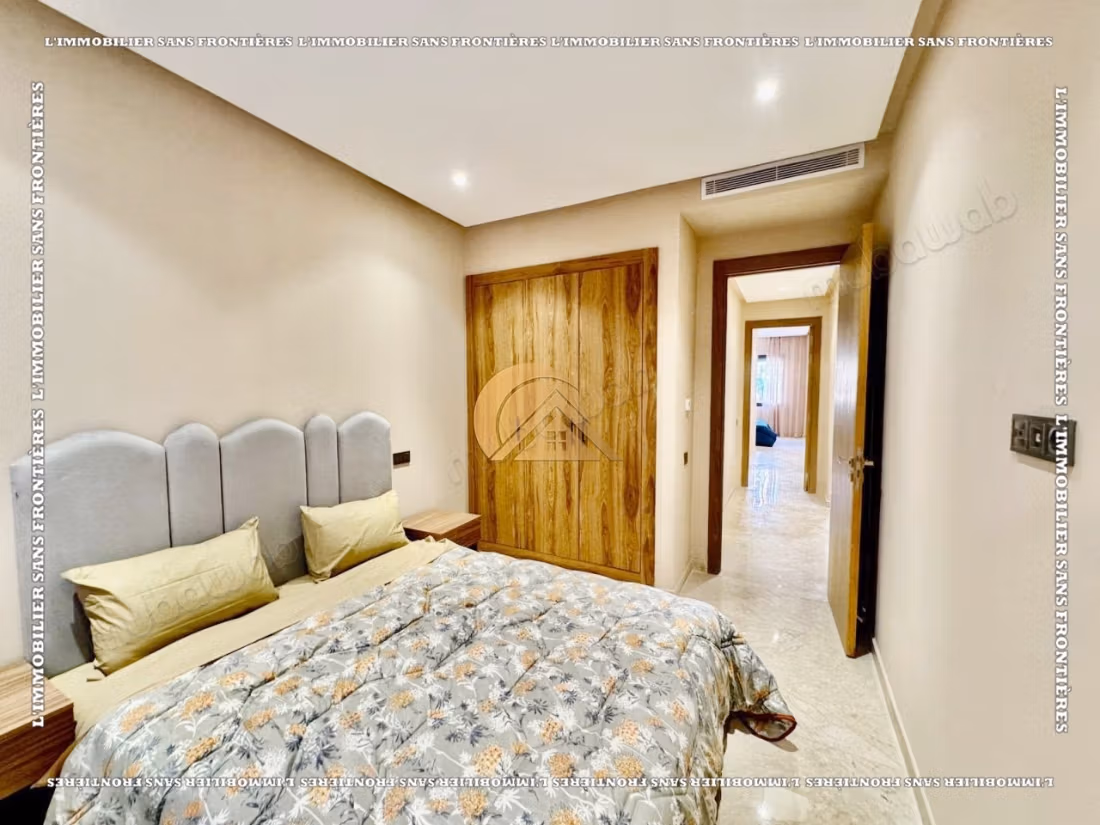 Appartement meublé de 113 m² à Camp El Ghoul – Suite, chambre, terrasse et cuisine équipée