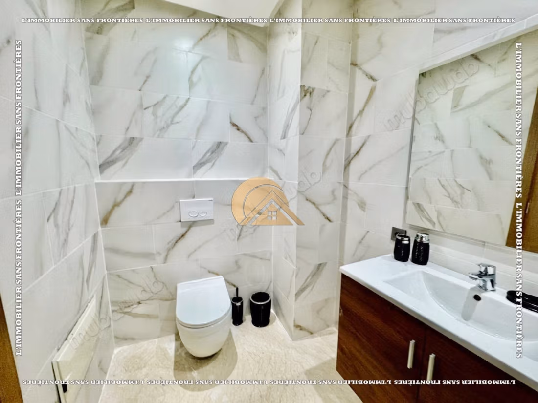 Appartement meublé de 113 m² à Camp El Ghoul – Suite, chambre, terrasse et cuisine équipée