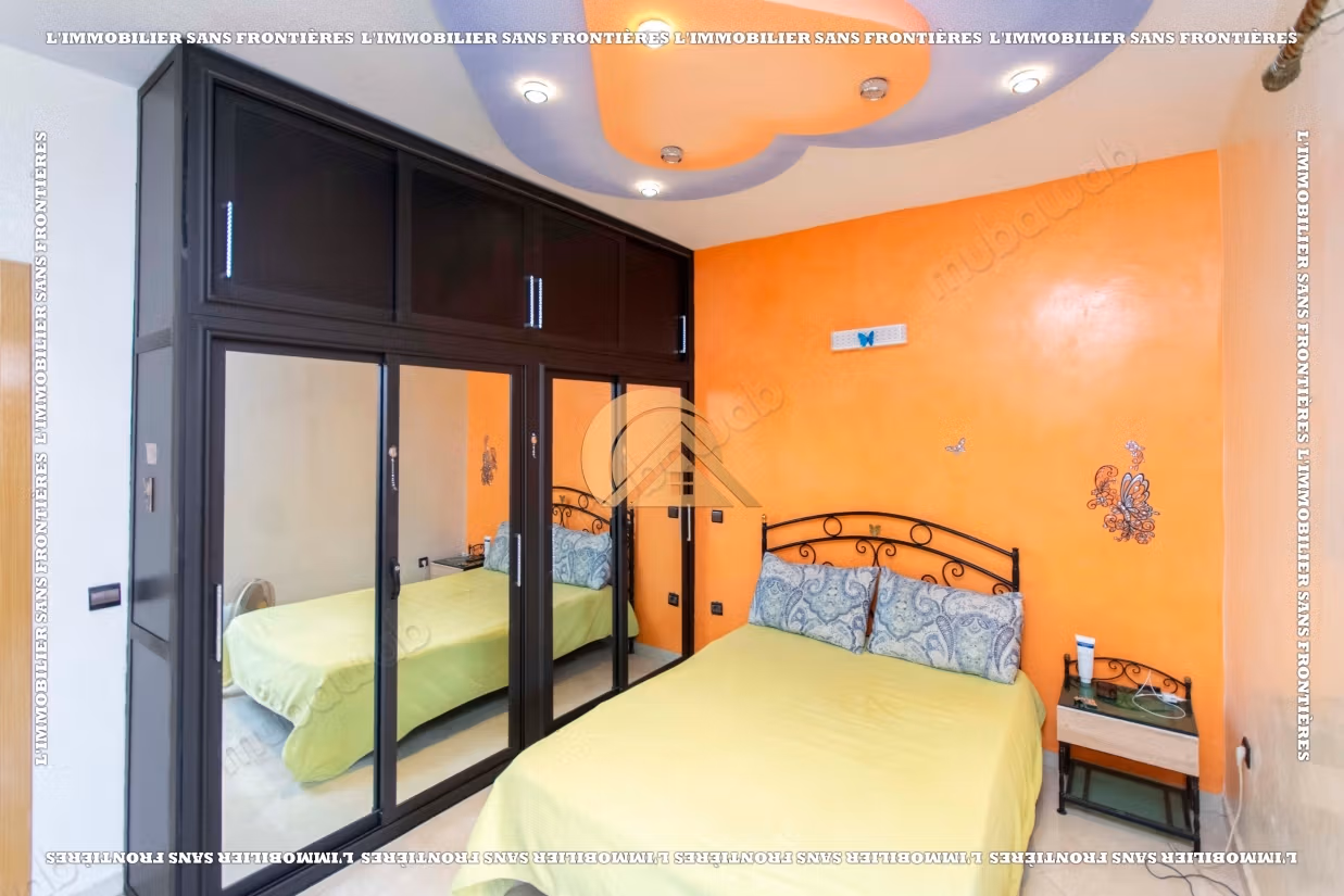 Appartement meublé de 90 m² à Hay Mabrouka – Grande terrasse, 2 chambres et jardin collectif