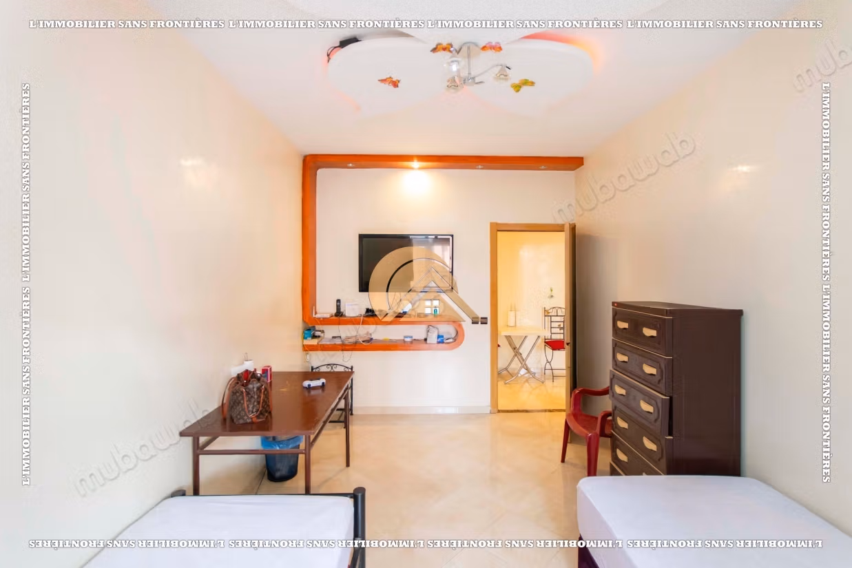 Appartement meublé de 90 m² à Hay Mabrouka – Grande terrasse, 2 chambres et jardin collectif