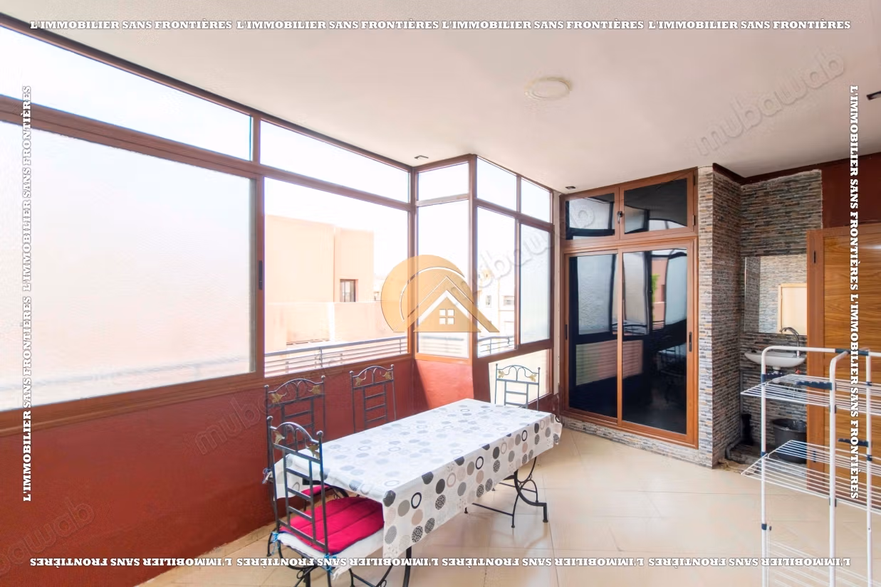 Appartement meublé de 90 m² à Hay Mabrouka – Grande terrasse, 2 chambres et jardin collectif