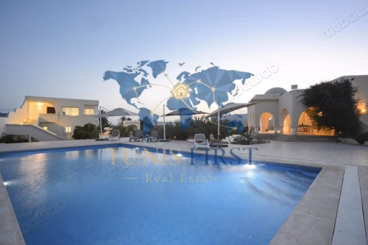 À vendre Deux villas indépendantes pieds dans l’ea