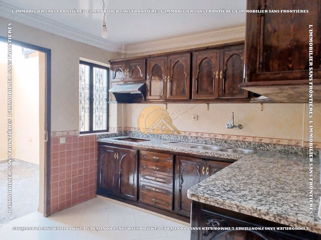 Villa vide de 176 m² à Afaq 1, Route d’Agadir – 3 chambres, 2 jardins et résidence sécurisée