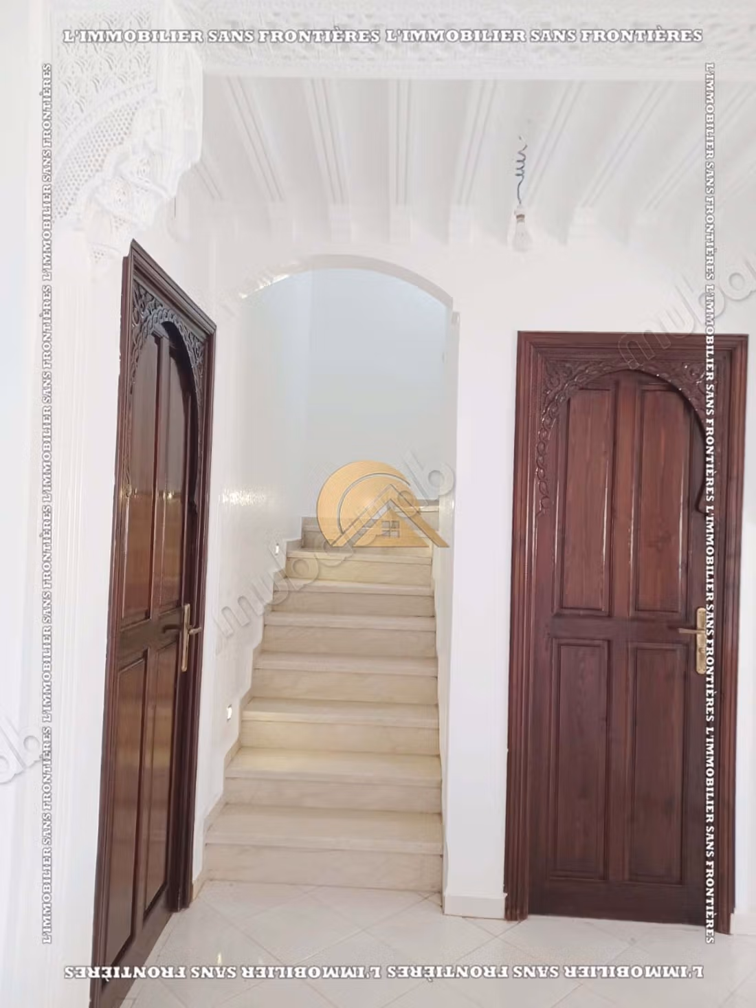 Villa vide de 176 m² à Afaq 1, Route d’Agadir – 3 chambres, 2 jardins et résidence sécurisée