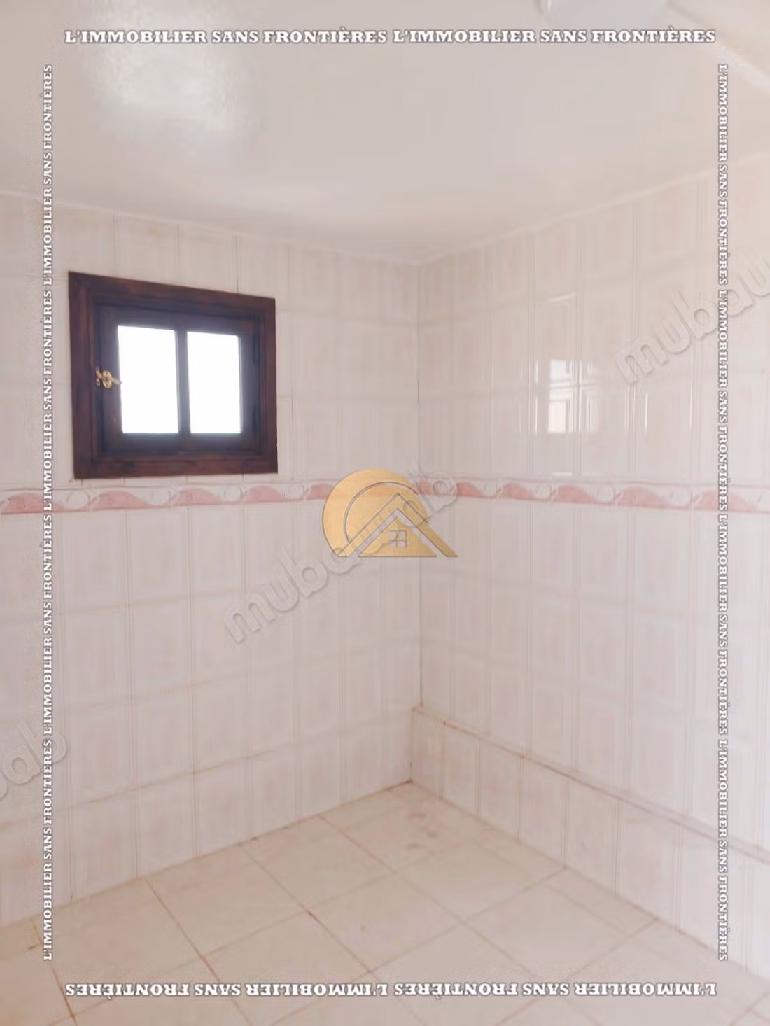Villa vide de 176 m² à Afaq 1, Route d’Agadir – 3 chambres, 2 jardins et résidence sécurisée