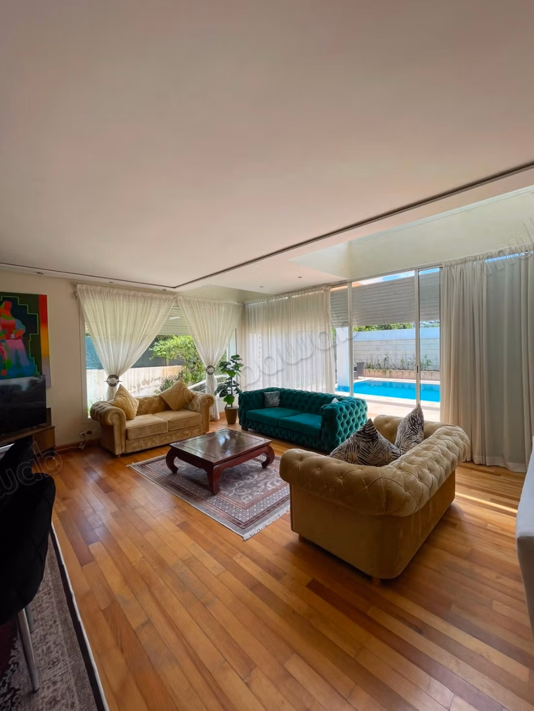 Magnifique villa à louer pour vos vacances à Ain Diab.
Surface de 900 m².
Cheminée, piscine