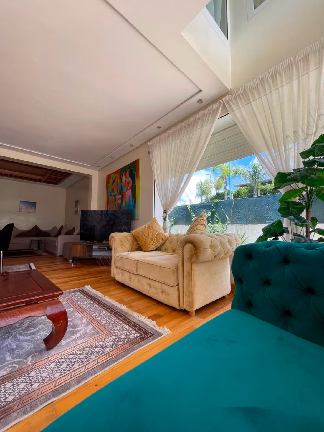 Magnifique villa à louer pour vos vacances à Ain Diab.
Surface de 900 m².
Cheminée, piscine