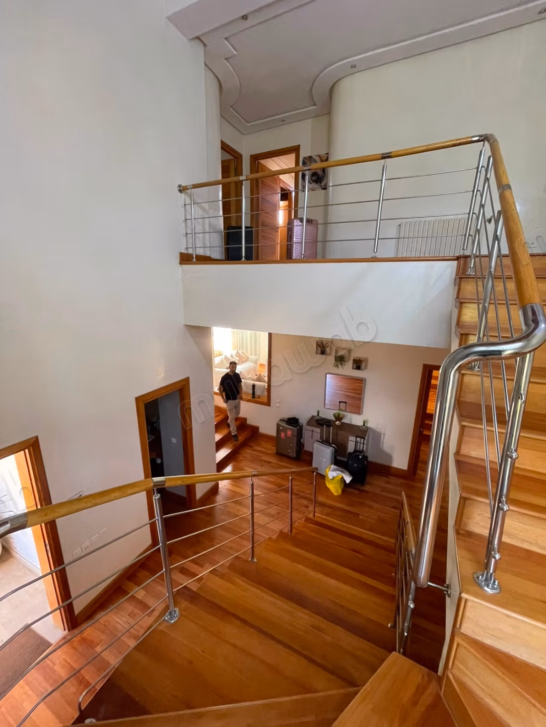 Magnifique villa à louer pour vos vacances à Ain Diab.
Surface de 900 m².
Cheminée, piscine