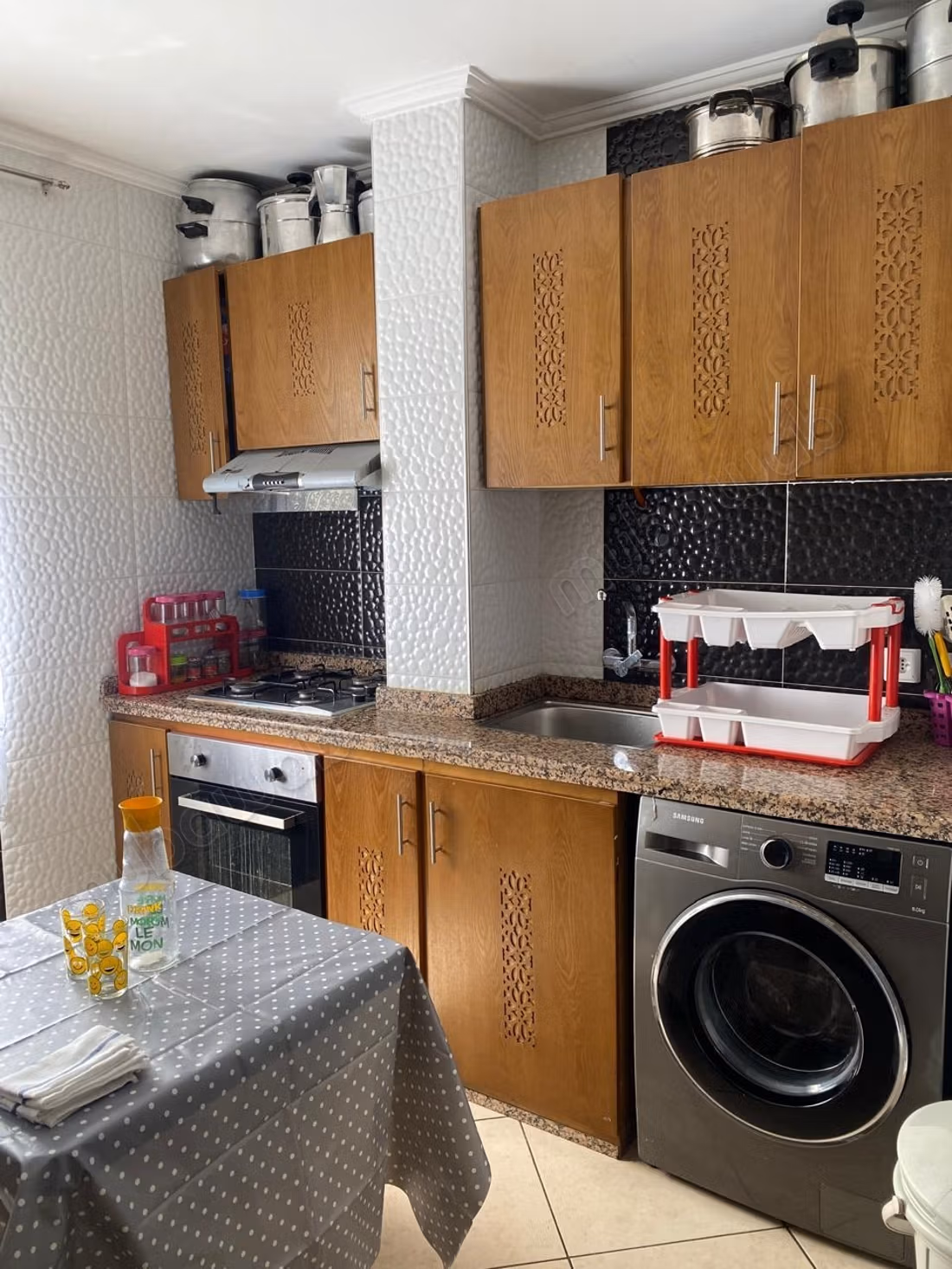 Très bel appartement en location à Martil. 3 pièces confortables. Meublé