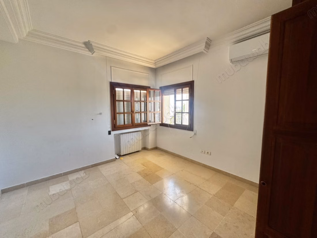 Villa S4 with pool and garden in Gammarth