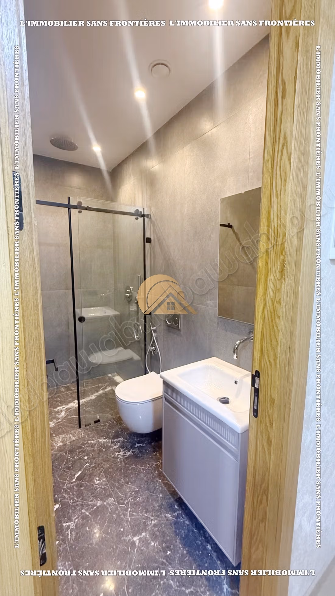 Studio vide de 37 m² 
Route de Casablanca – Résidence neuve, piscine et parking titré