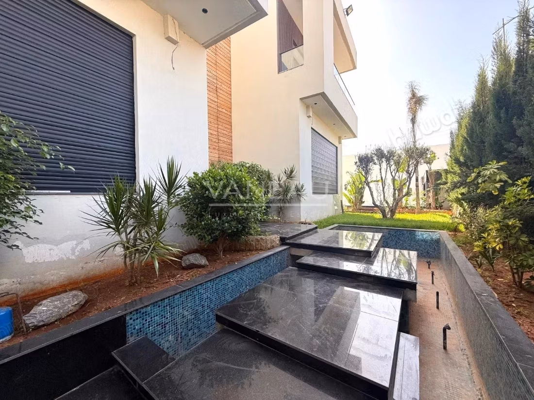 Villa à vendre sur Bouskoura Ville Verte 1 300 m²