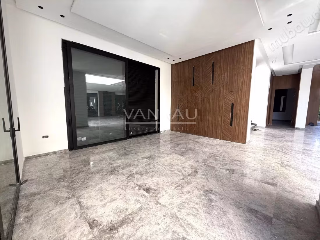 Villa à vendre sur Bouskoura Ville Verte 1 300 m²