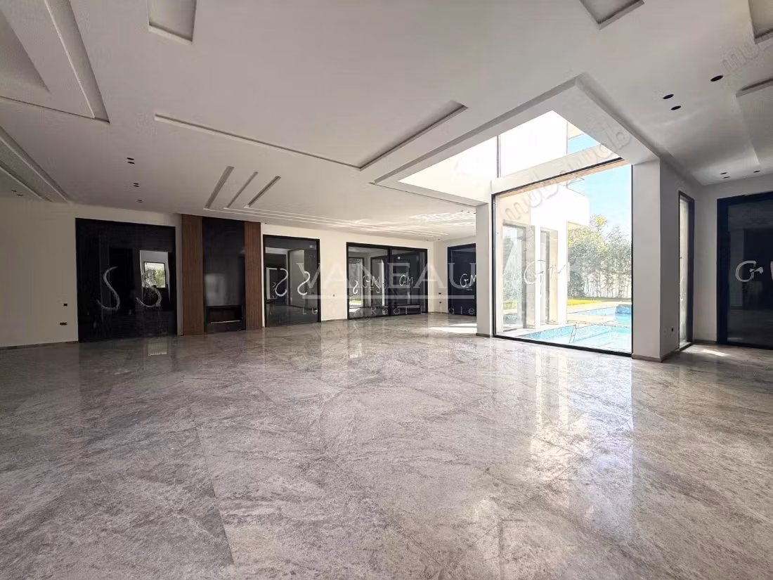 Villa à vendre sur Bouskoura Ville Verte 1 300 m²