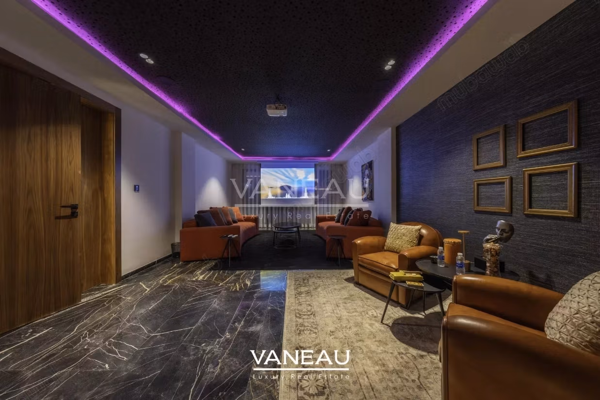 Villa 10 minutes from the city center with high-end finishes